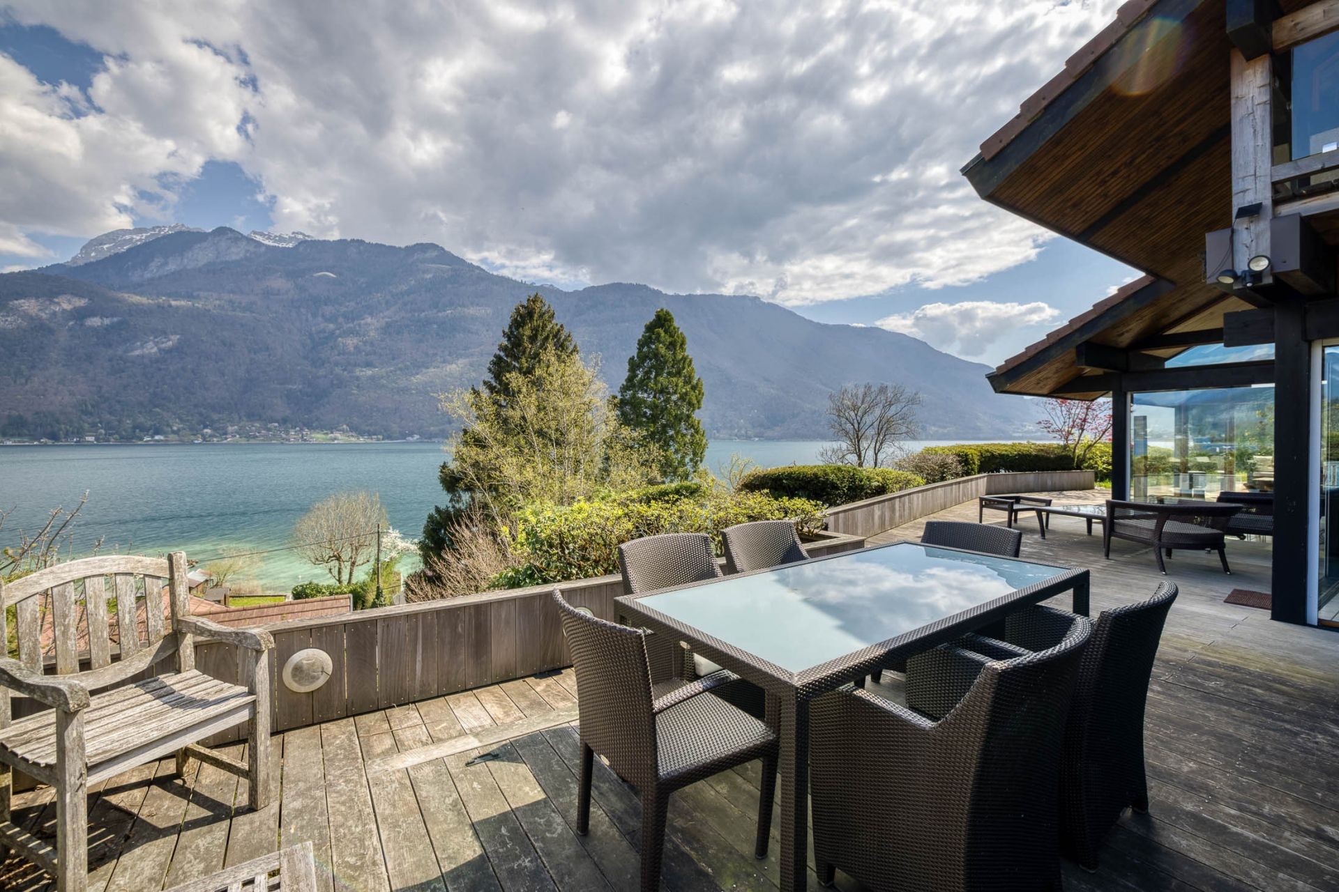 luxury house 9 Rooms for sale on DOUSSARD (74210)