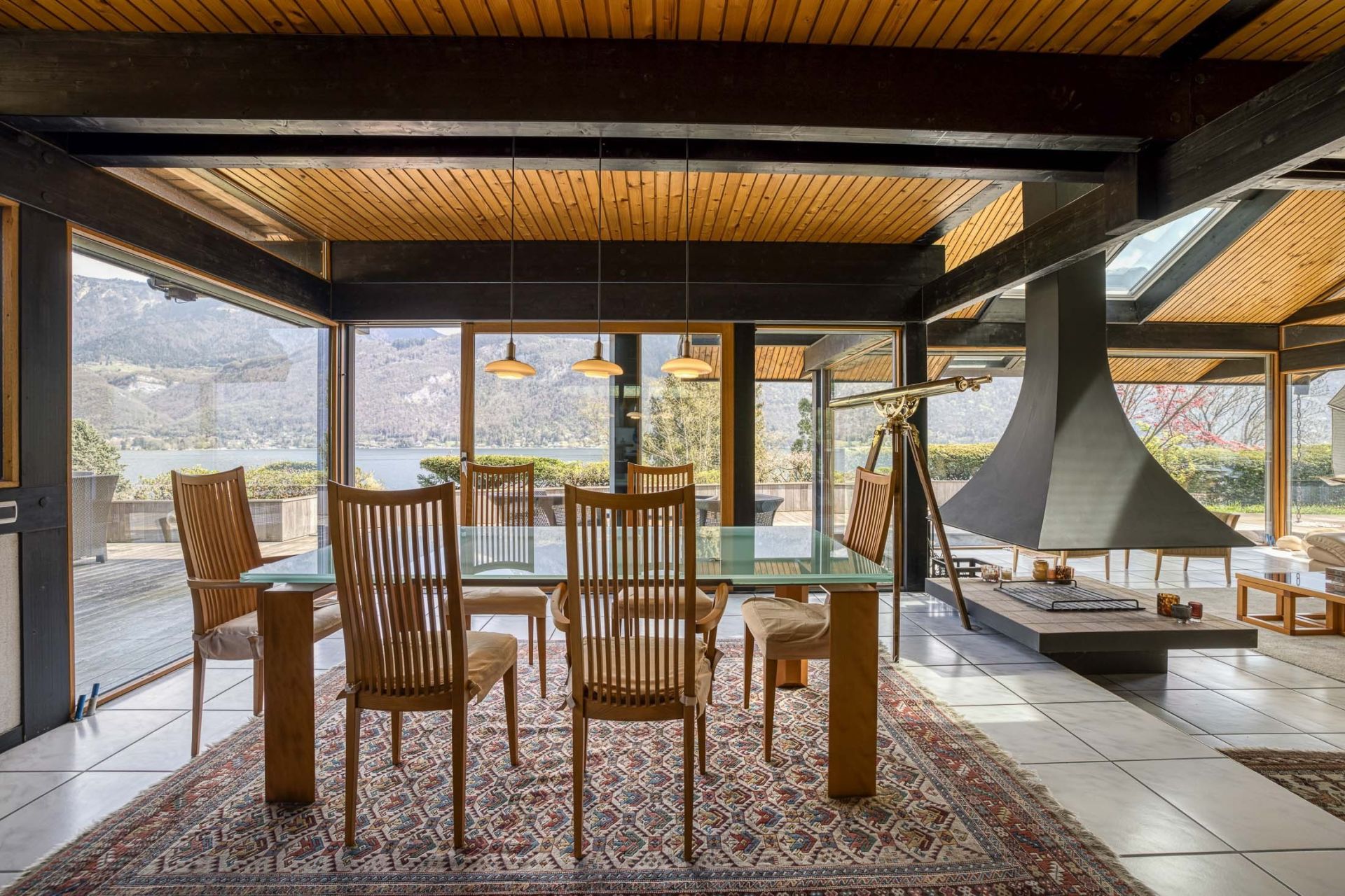 luxury house 9 Rooms for sale on DOUSSARD (74210)