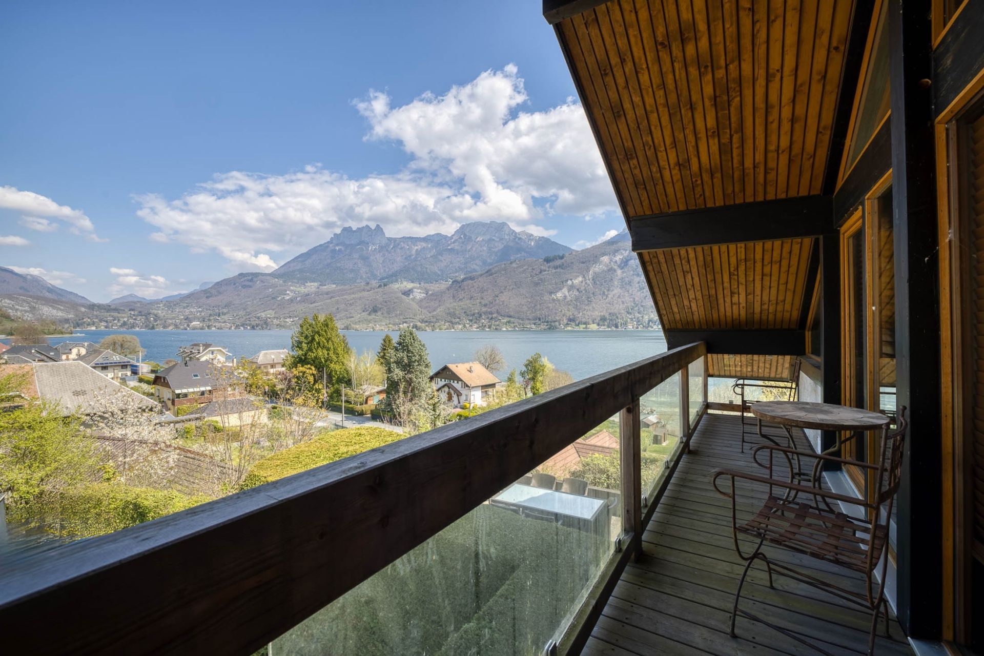 luxury house 9 Rooms for sale on DOUSSARD (74210)