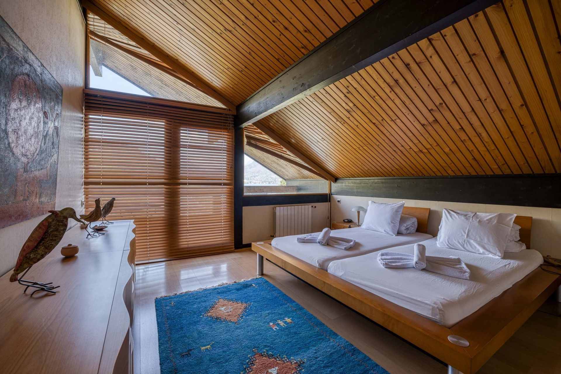 luxury house 9 Rooms for sale on DOUSSARD (74210)