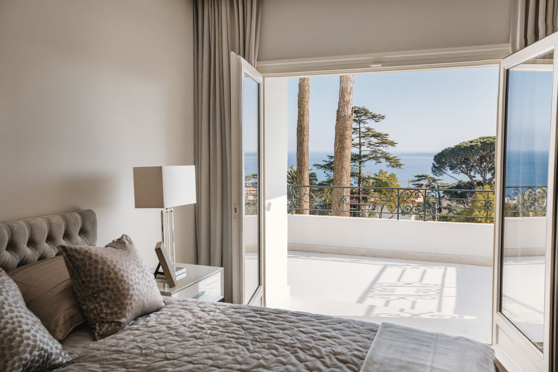luxury duplex 5 Rooms for sale on Cannes (06400)