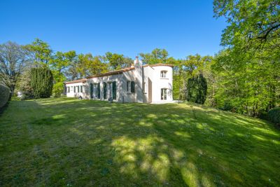Sale Luxury house Saint-Sébastien-sur-Loire 8 Rooms 216 m²