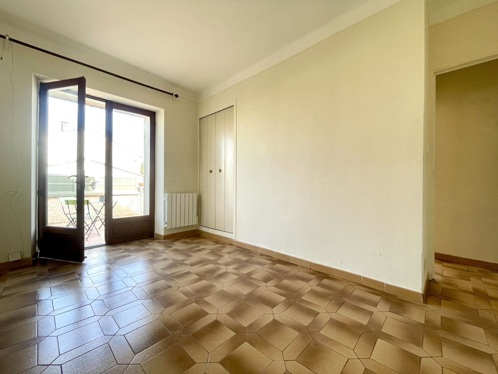 luxury house 4 Rooms for sale on MAILLANE (13910)