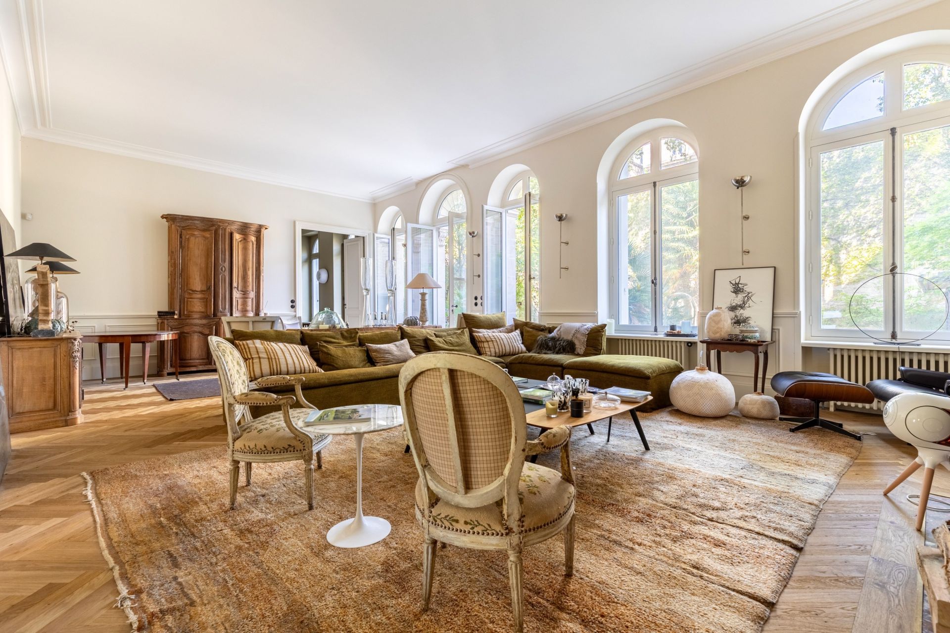 luxury apartment 6 Rooms for sale on BORDEAUX (33000)