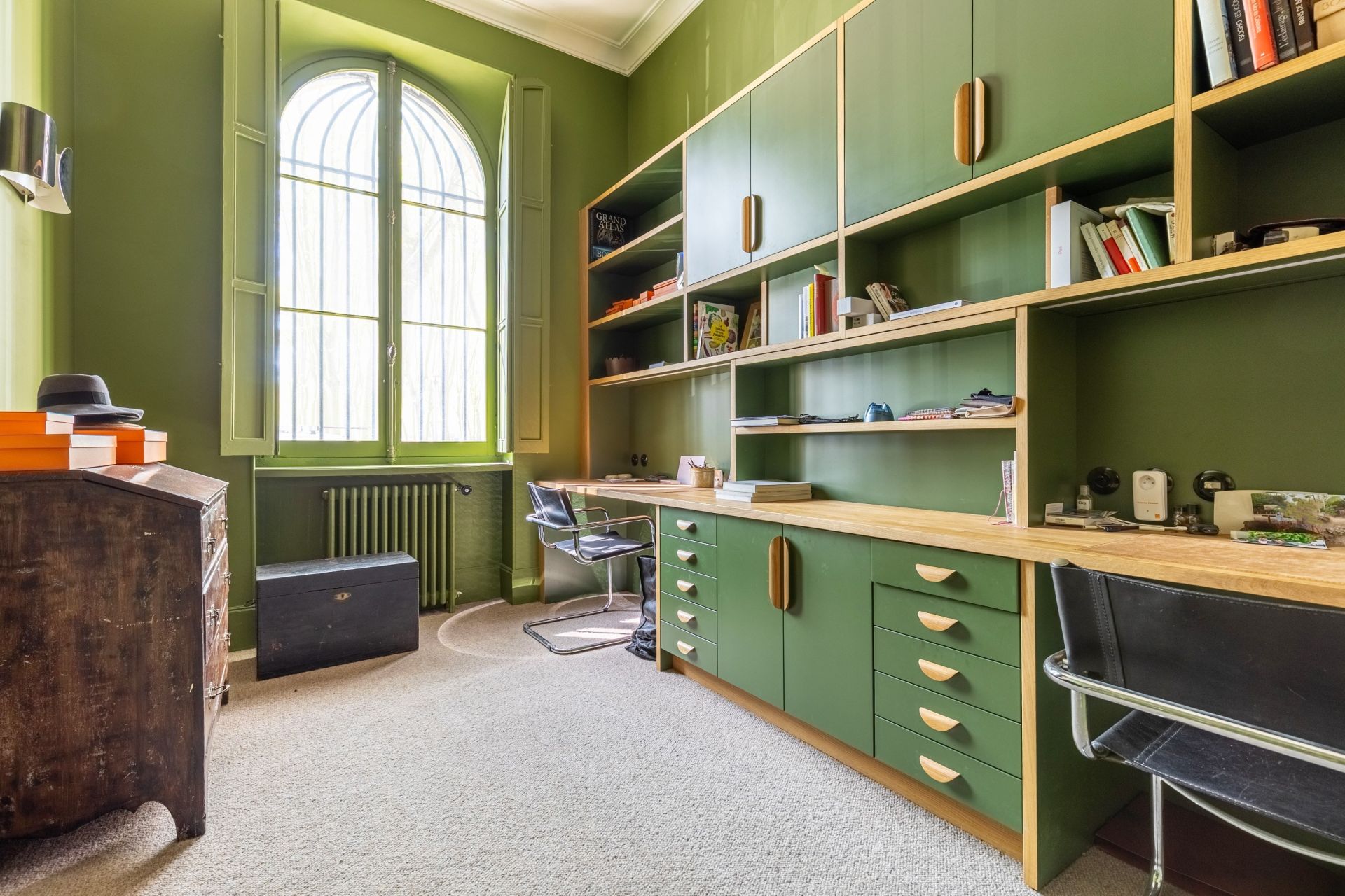 luxury apartment 6 Rooms for sale on BORDEAUX (33000)