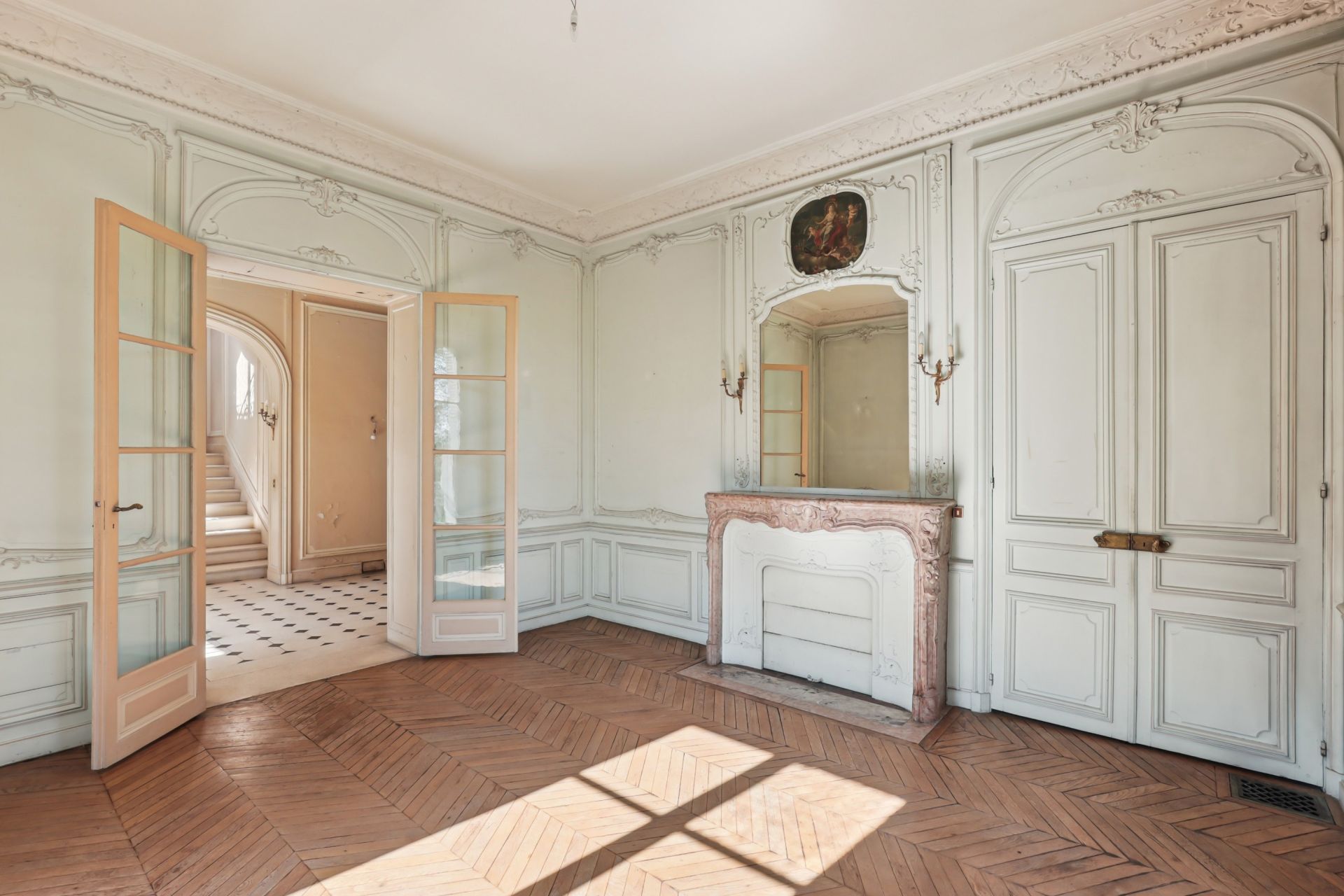 luxury house 12 Rooms for sale on RUEIL MALMAISON (92500)