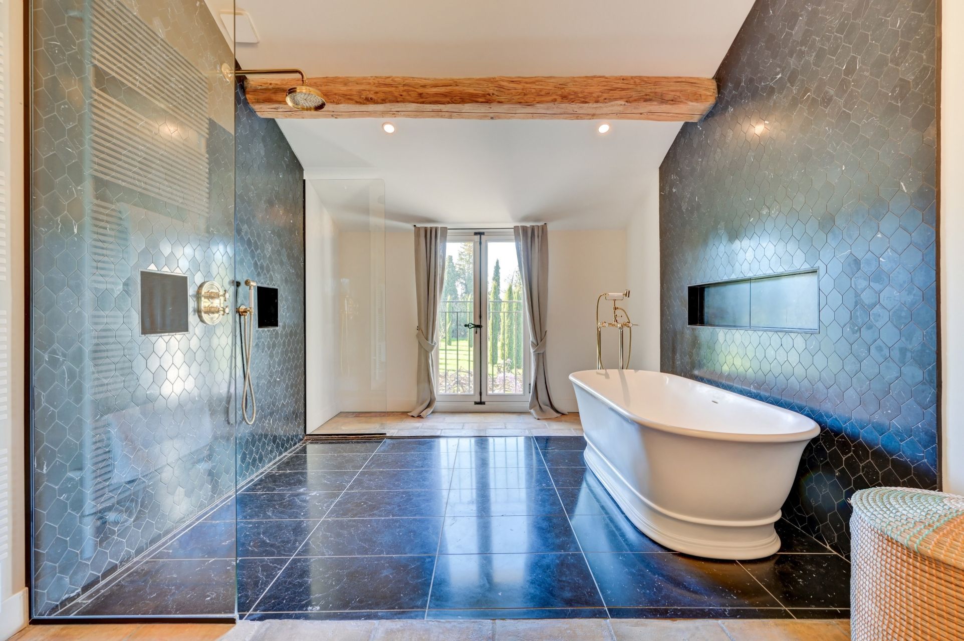 mas 13 Rooms for seasonal rent on ST REMY DE PROVENCE (13210)