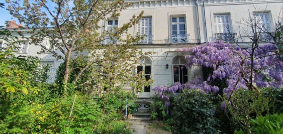 Vente Maison de luxe Tours 8 Pièces 175 m²