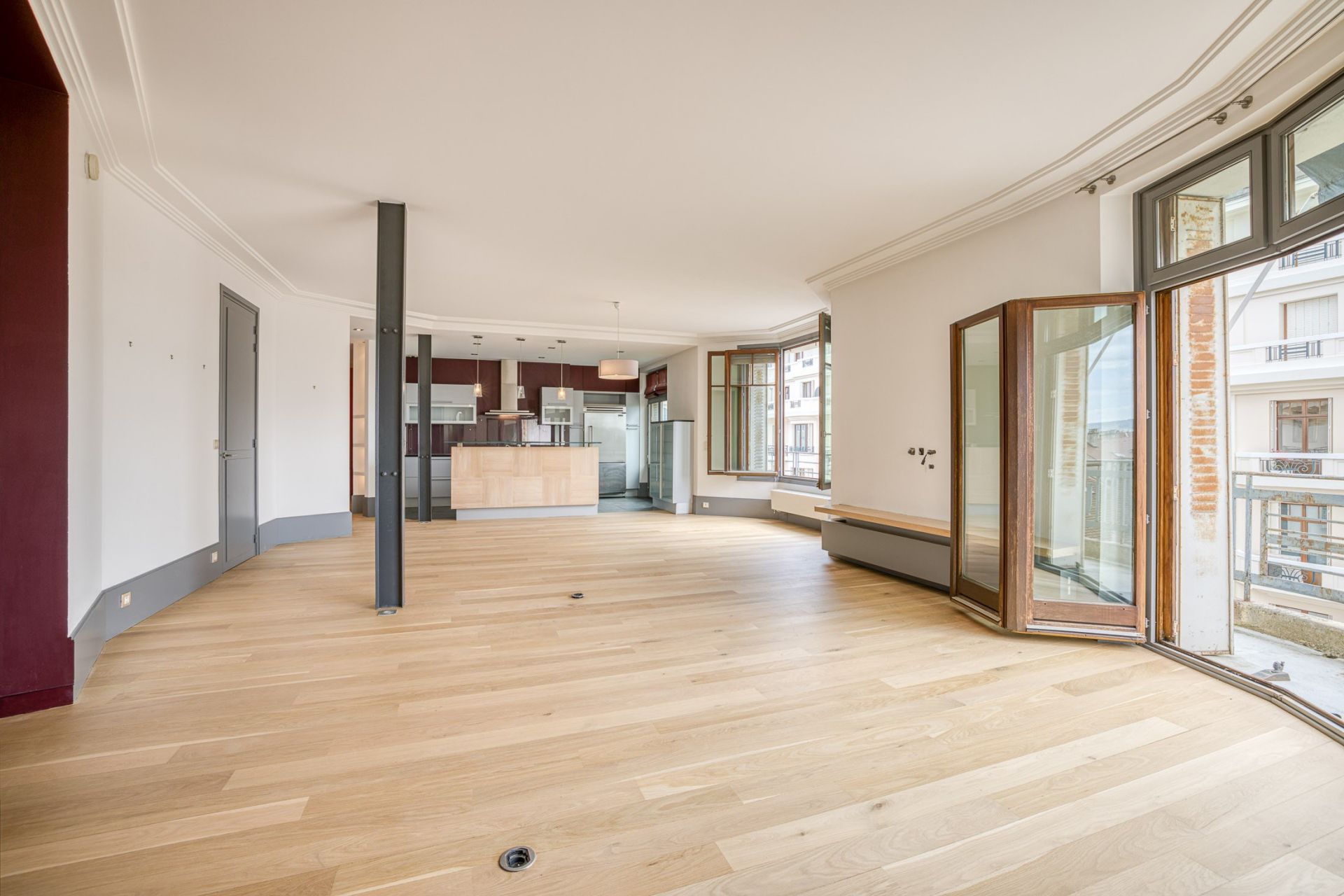 luxury apartment 4 Rooms for sale on ANNECY (74000)