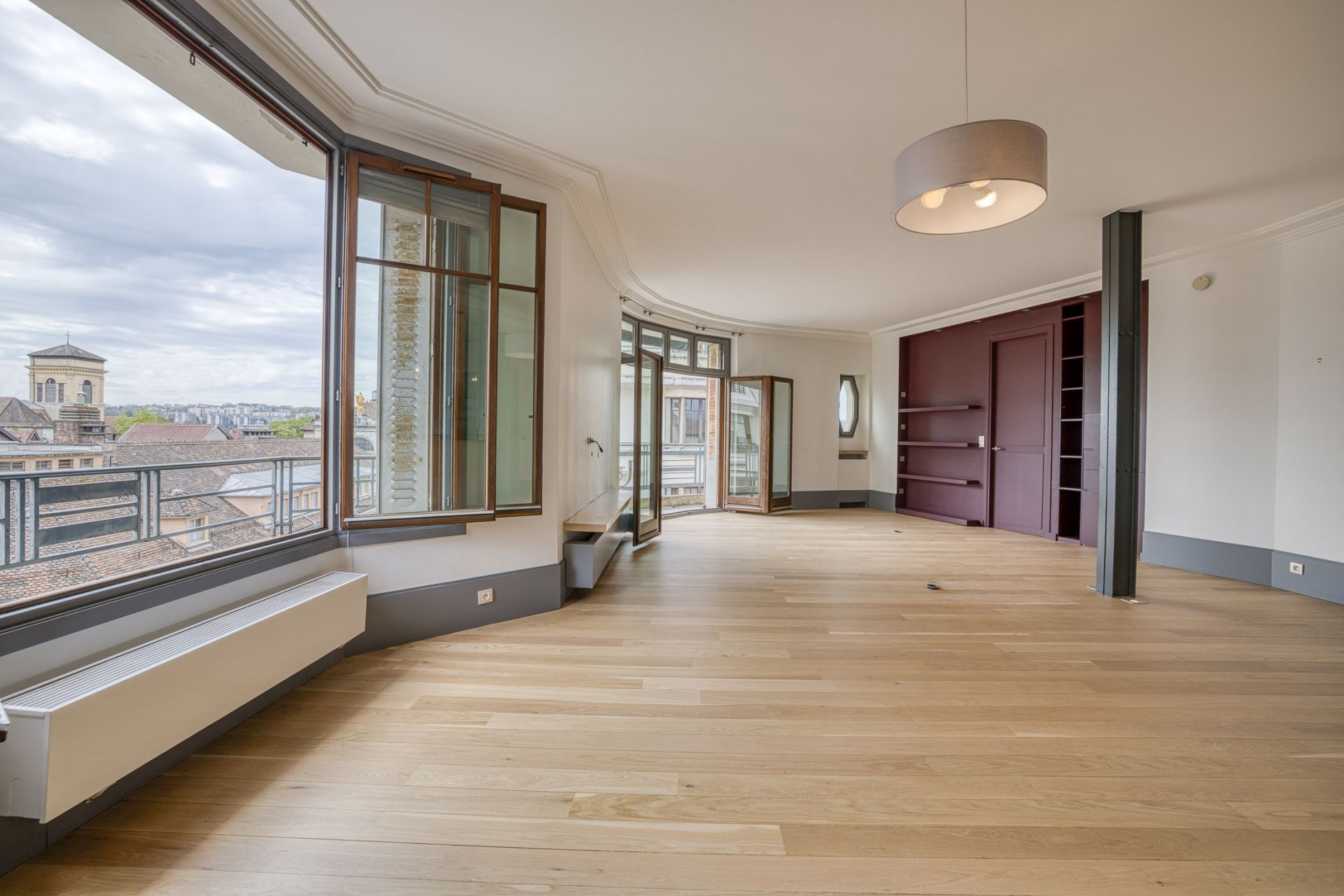 luxury apartment 4 Rooms for sale on ANNECY (74000)