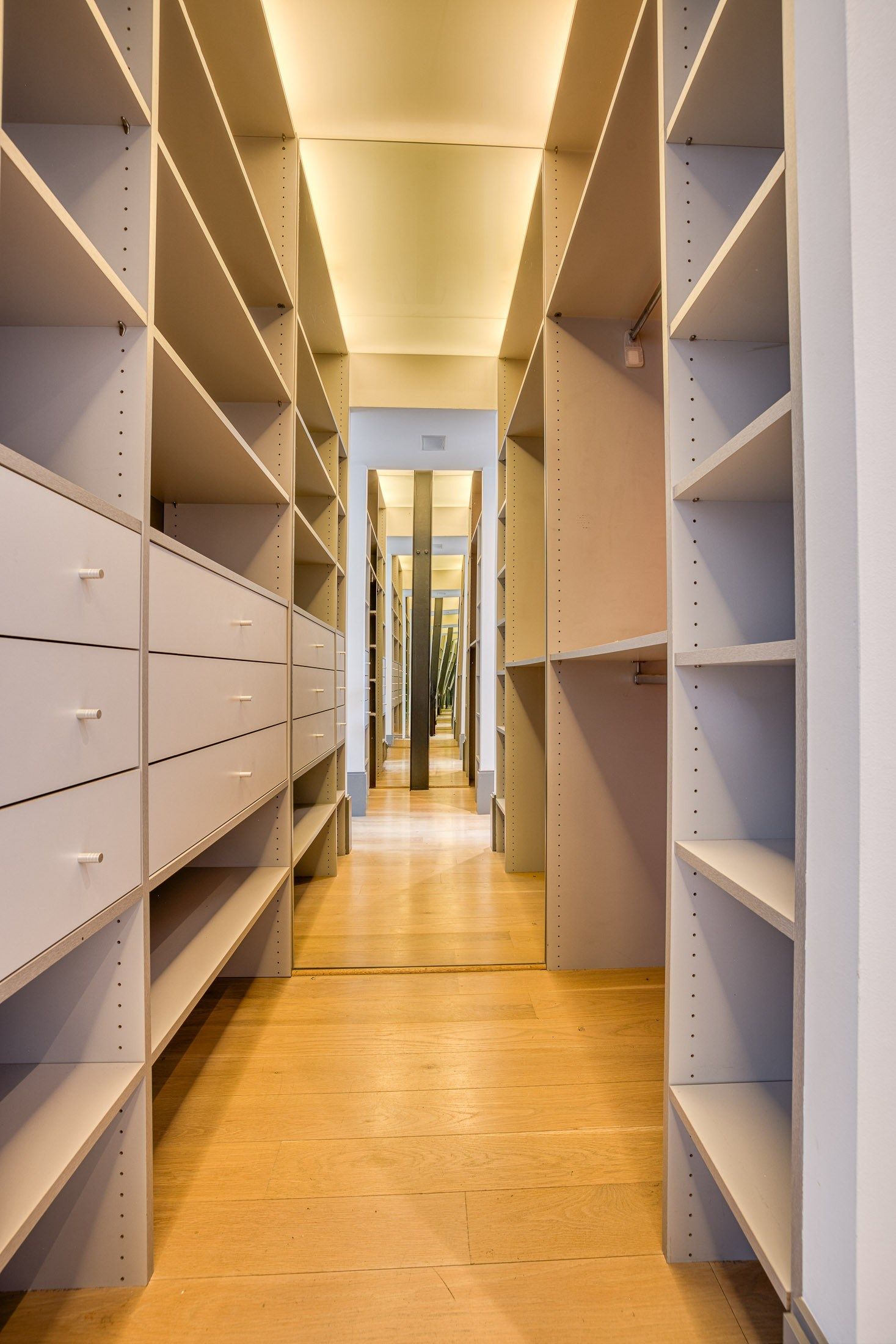 luxury apartment 4 Rooms for sale on ANNECY (74000)