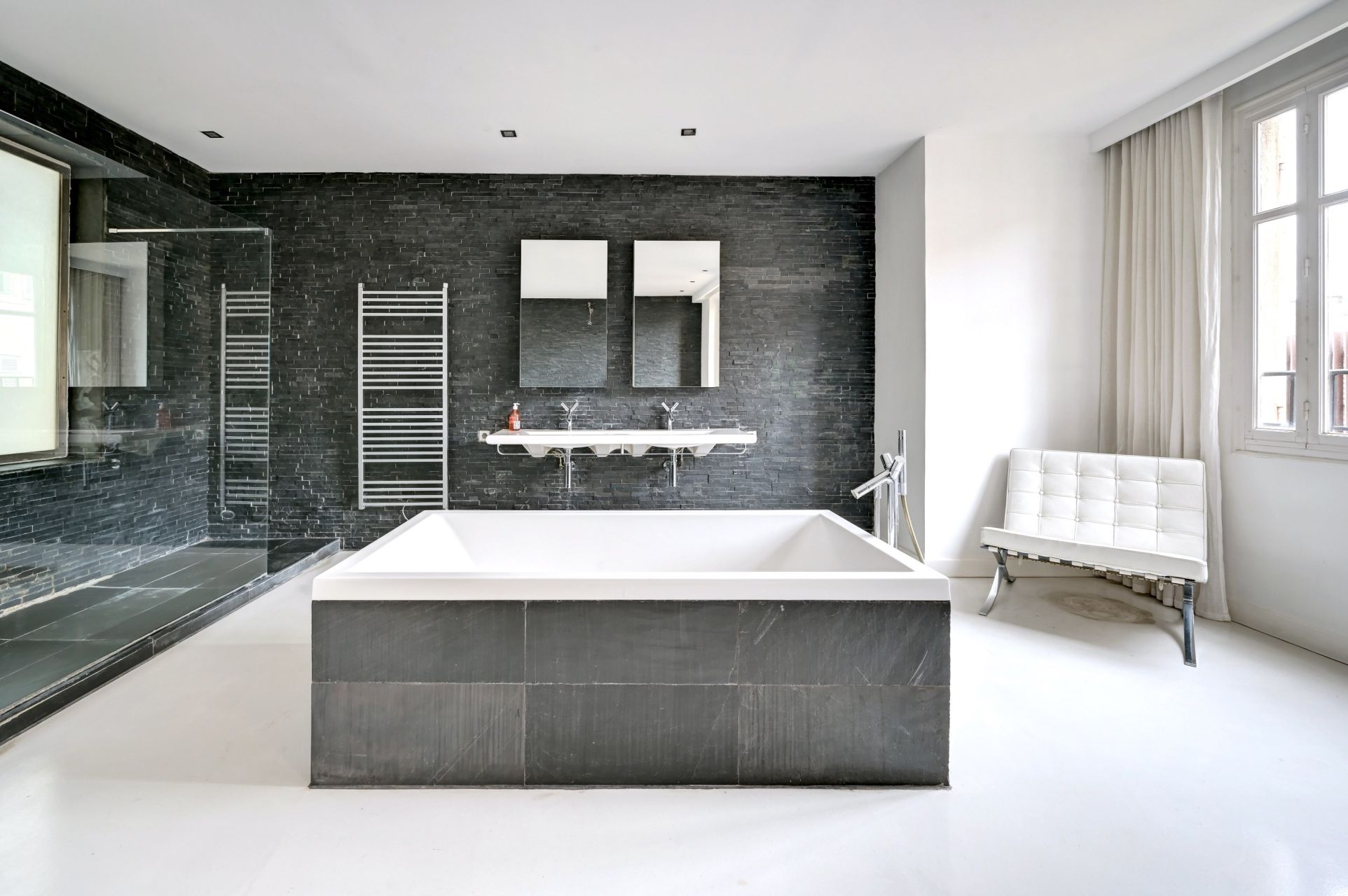 luxury apartment 3 Rooms for sale on AIX EN PROVENCE (13100)
