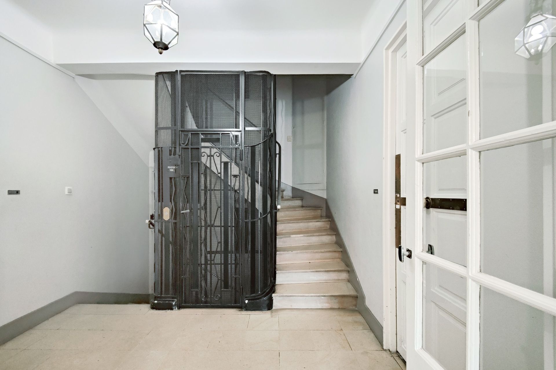 luxury apartment 3 Rooms for sale on AIX EN PROVENCE (13100)