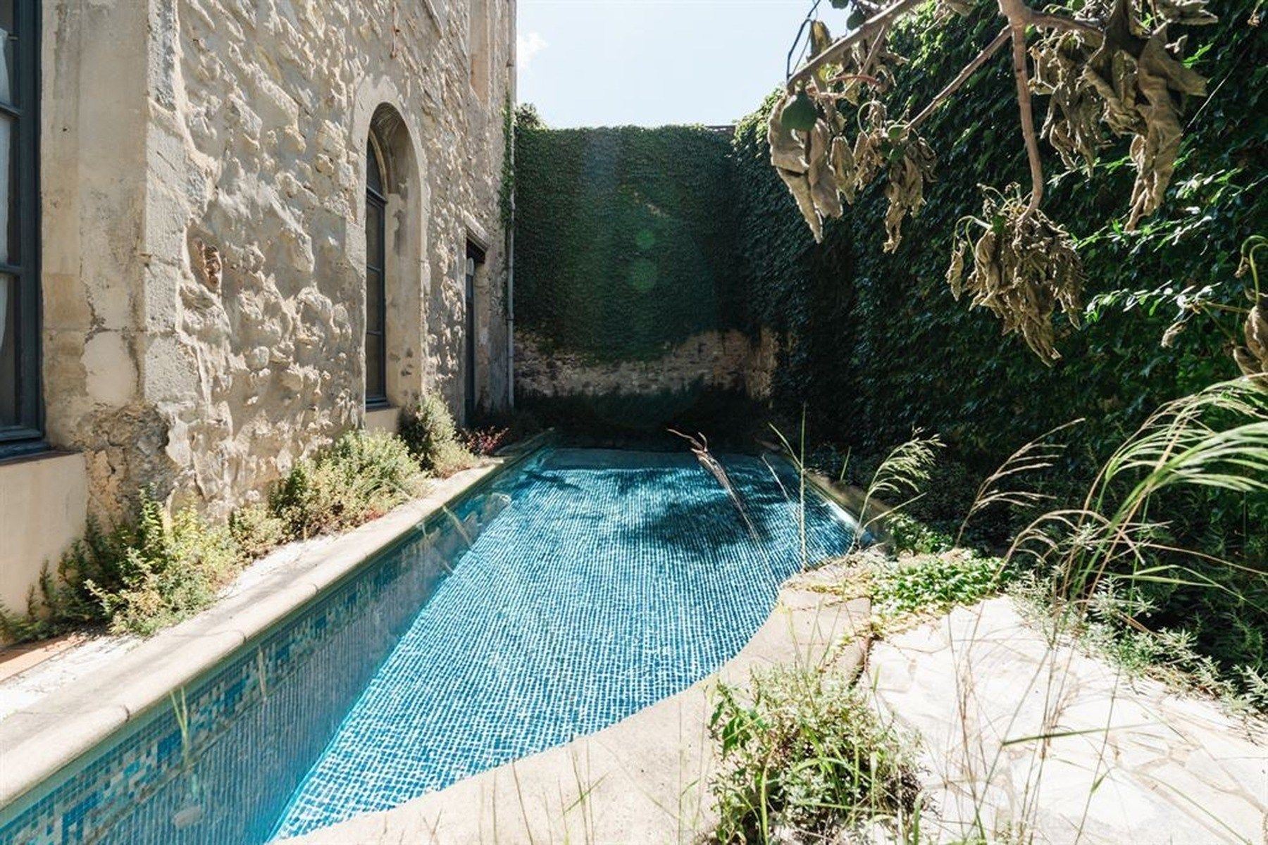 luxury house 22 Rooms for sale on NARBONNE (11100)