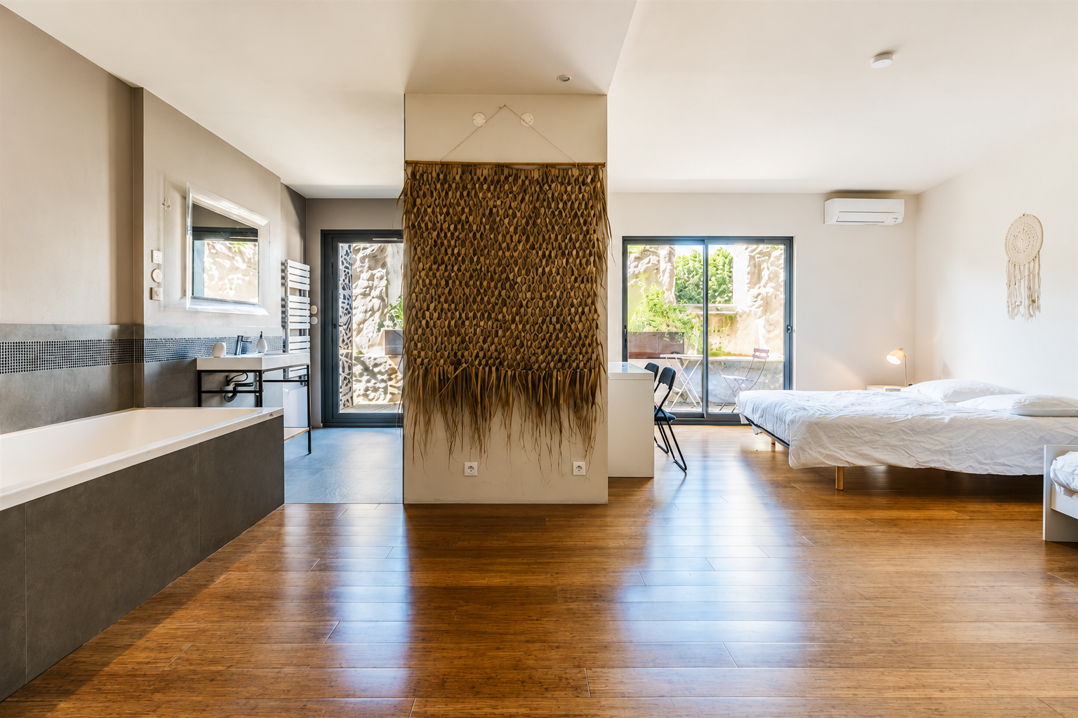 maison de luxe 22 Pièces en vente sur NARBONNE (11100)
