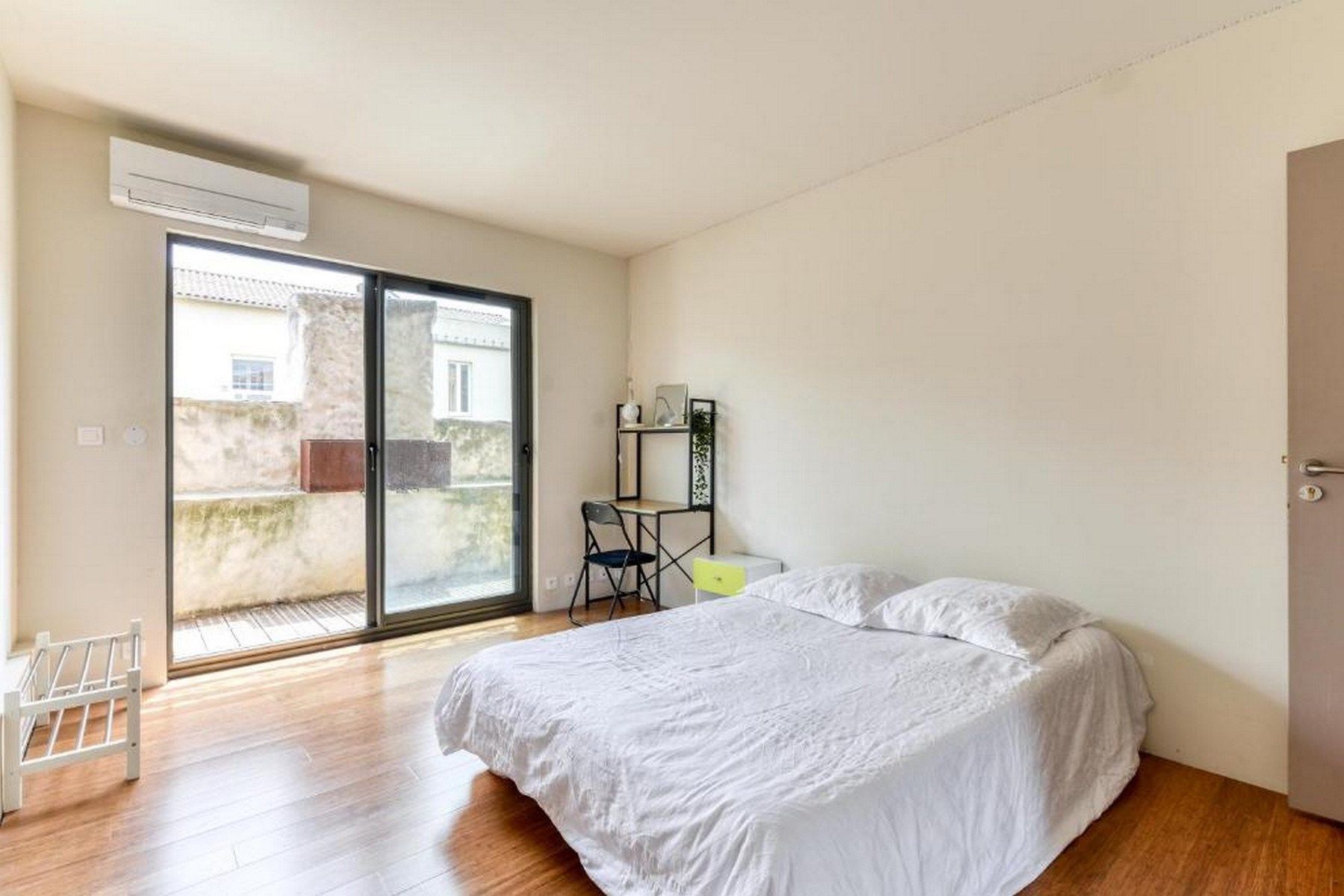 luxury house 22 Rooms for sale on NARBONNE (11100)