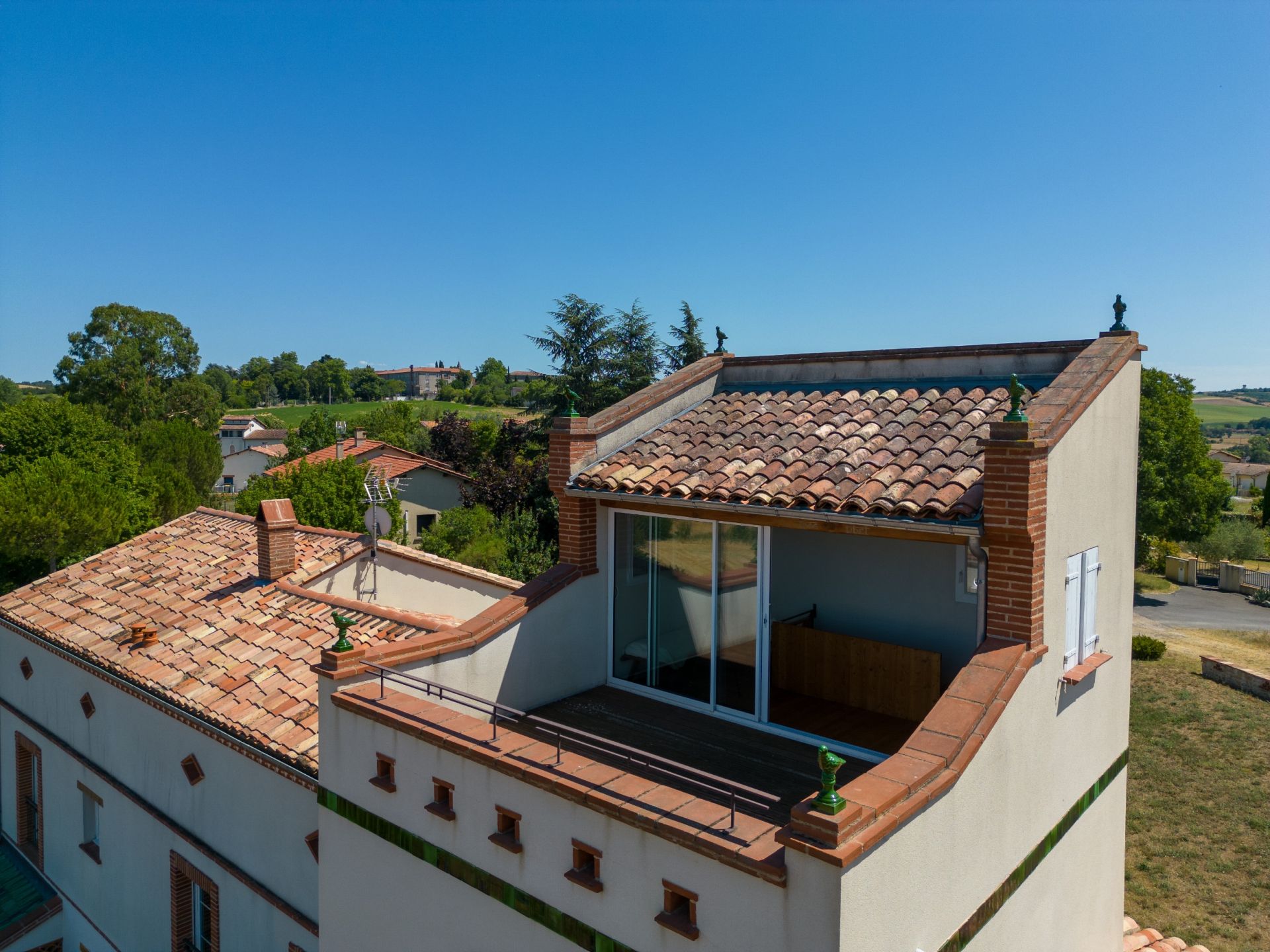 luxury house 7 Rooms for sale on LAVAUR (81500)