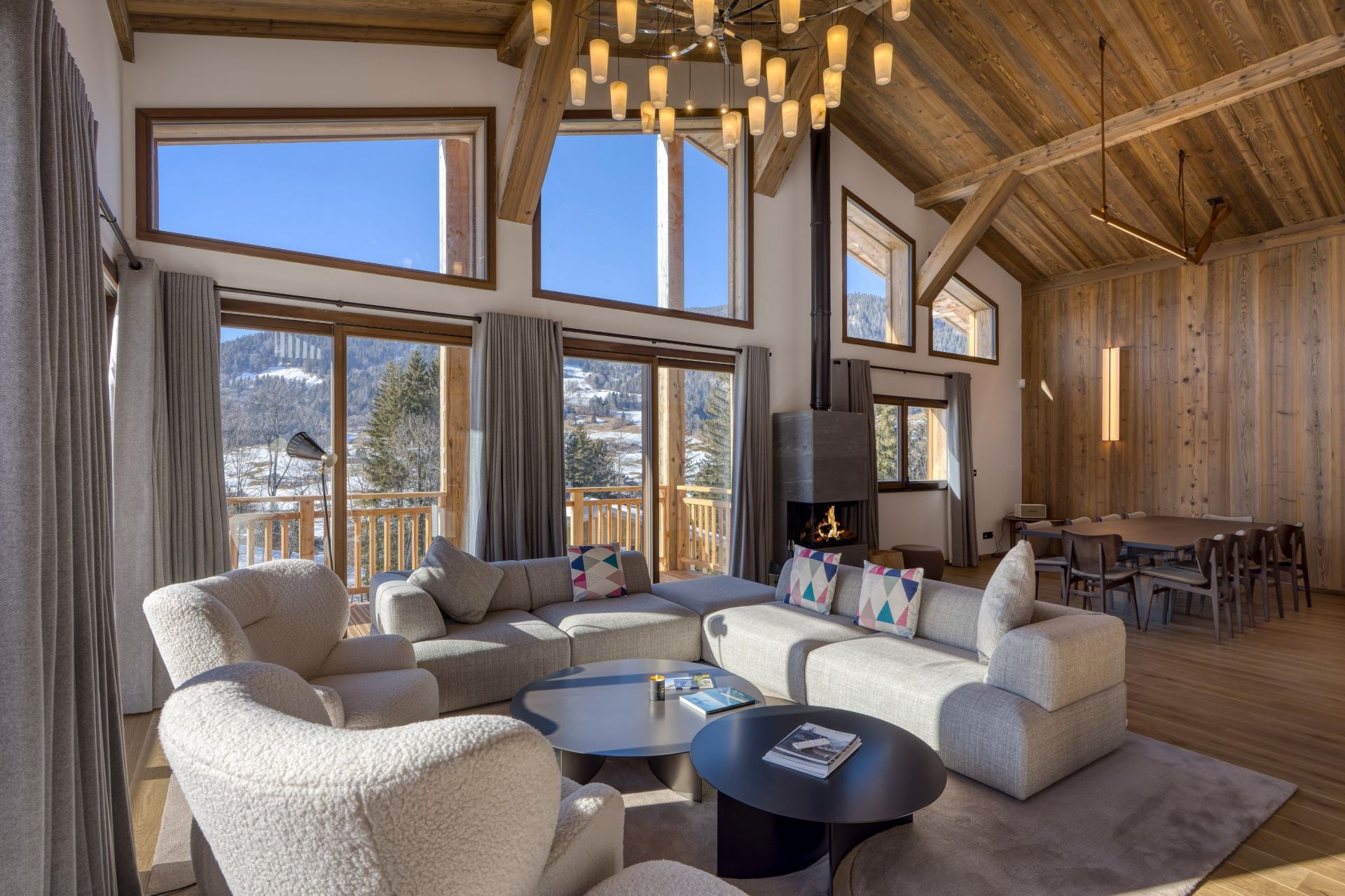 luxury chalet 6 Rooms for seasonal rent on MEGEVE (74120)