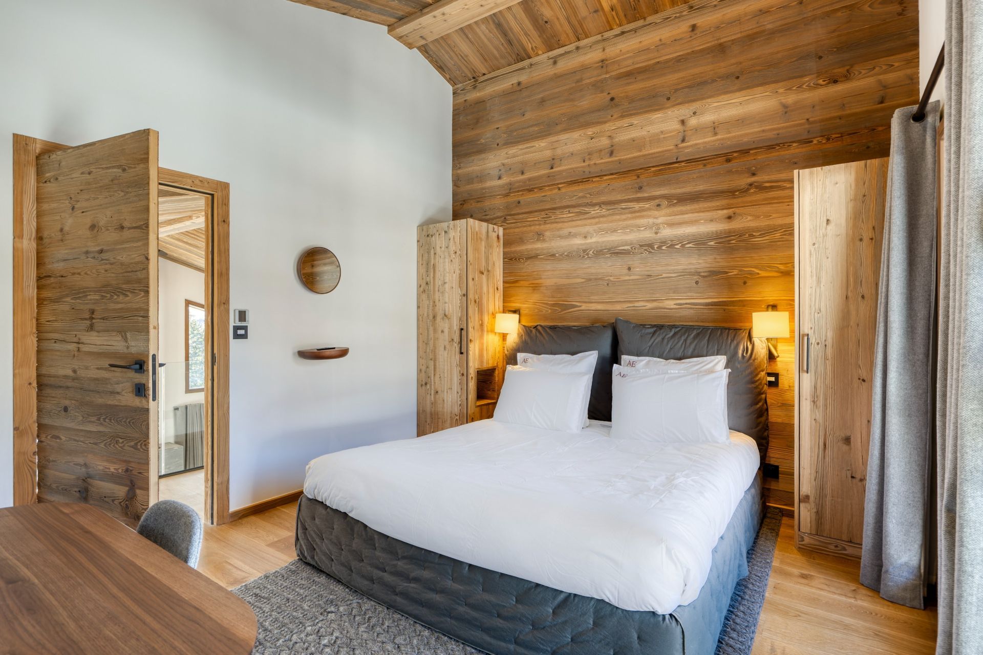 luxury chalet 6 Rooms for seasonal rent on MEGEVE (74120)