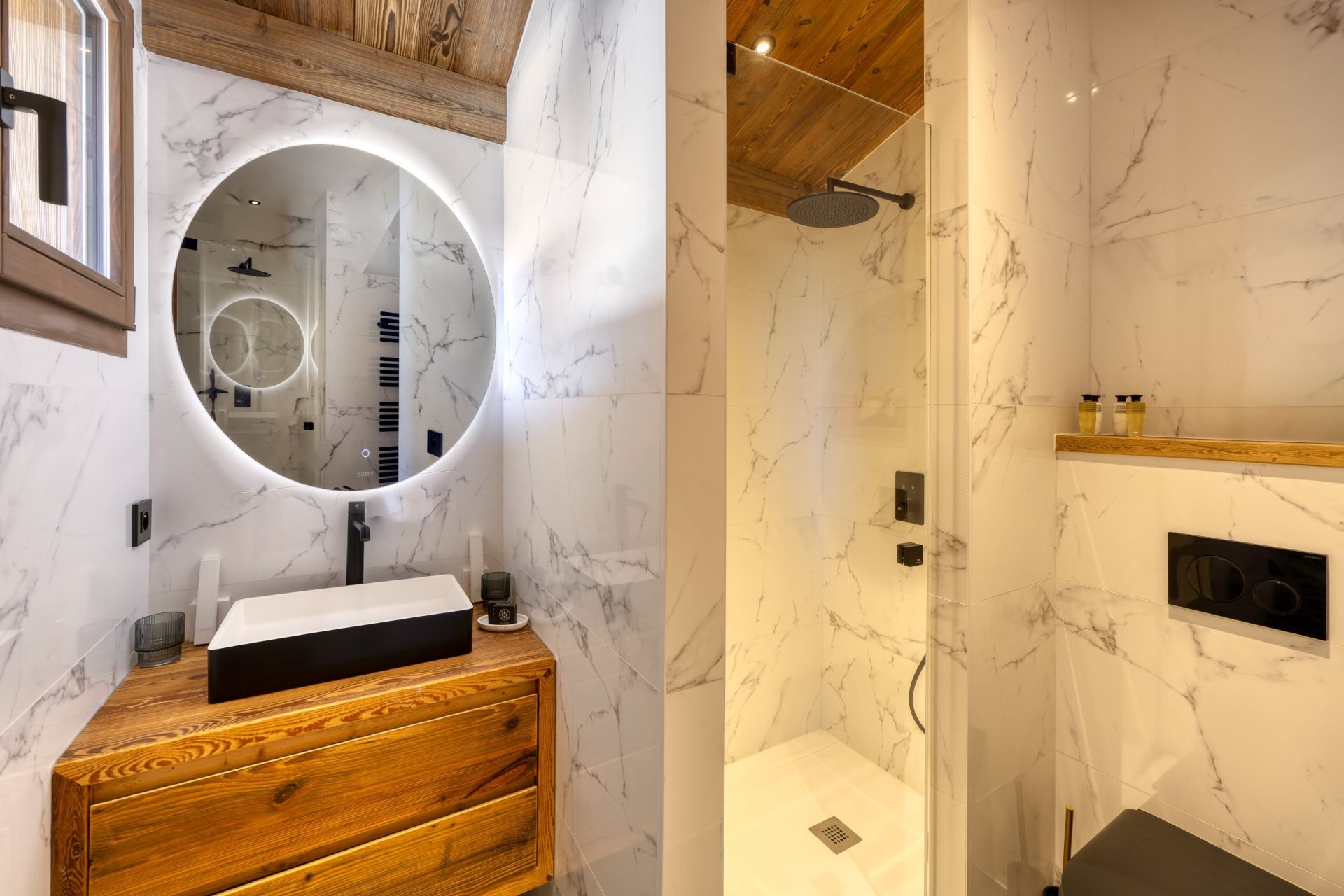 luxury chalet 6 Rooms for seasonal rent on MEGEVE (74120)