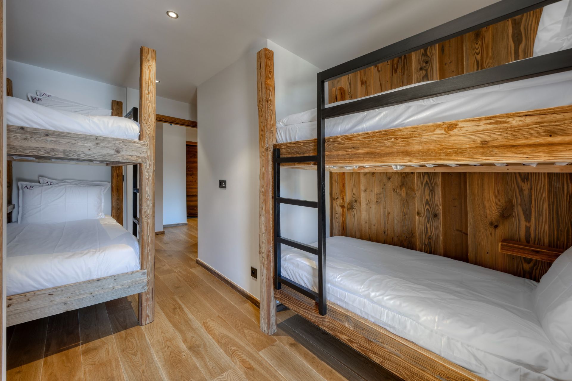 luxury chalet 6 Rooms for seasonal rent on MEGEVE (74120)