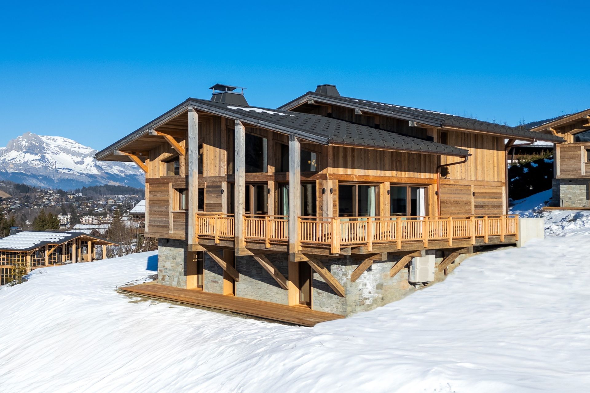 luxury chalet 6 Rooms for seasonal rent on MEGEVE (74120)
