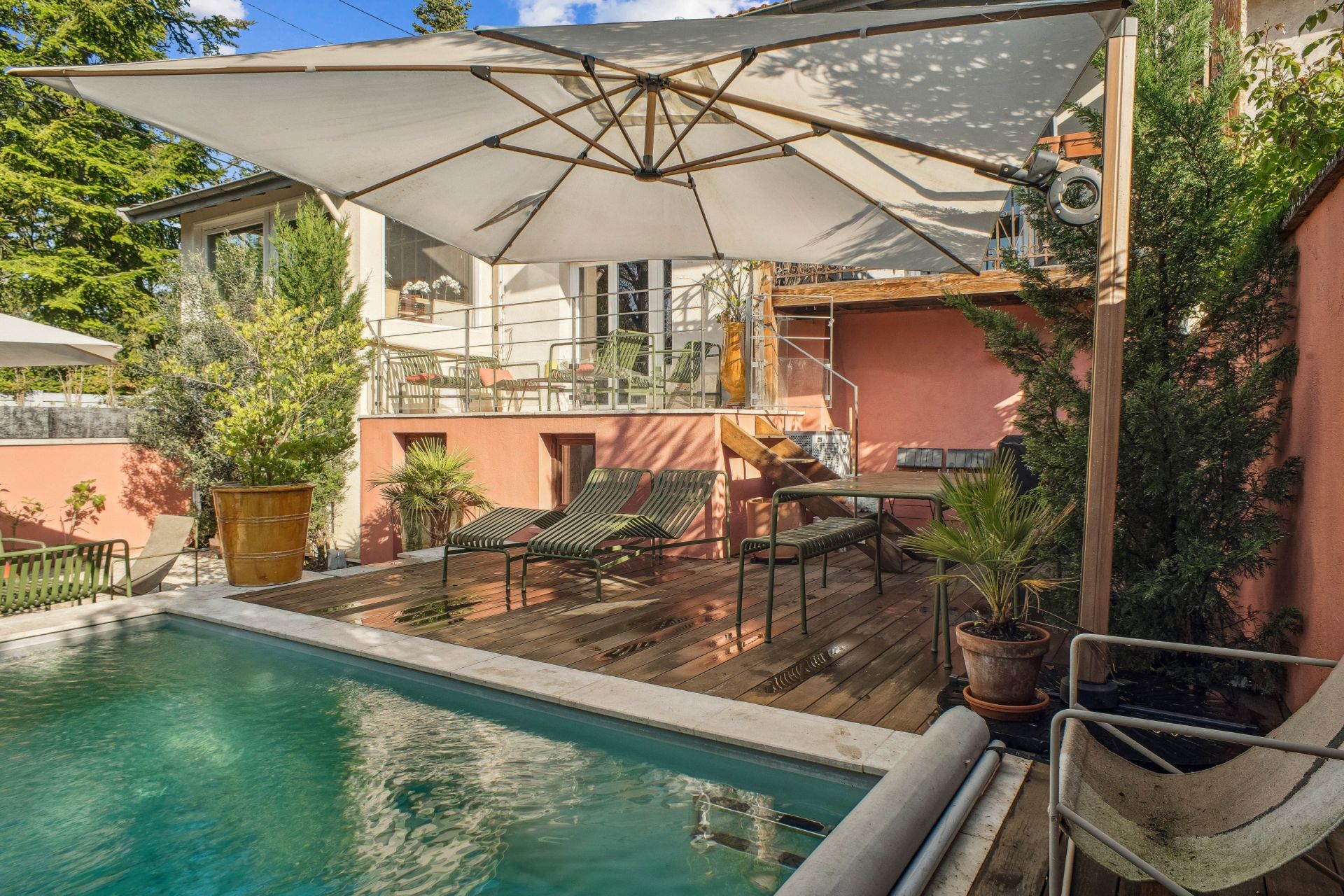 luxury house 6 Rooms for sale on ST CYR AU MONT D OR (69450)