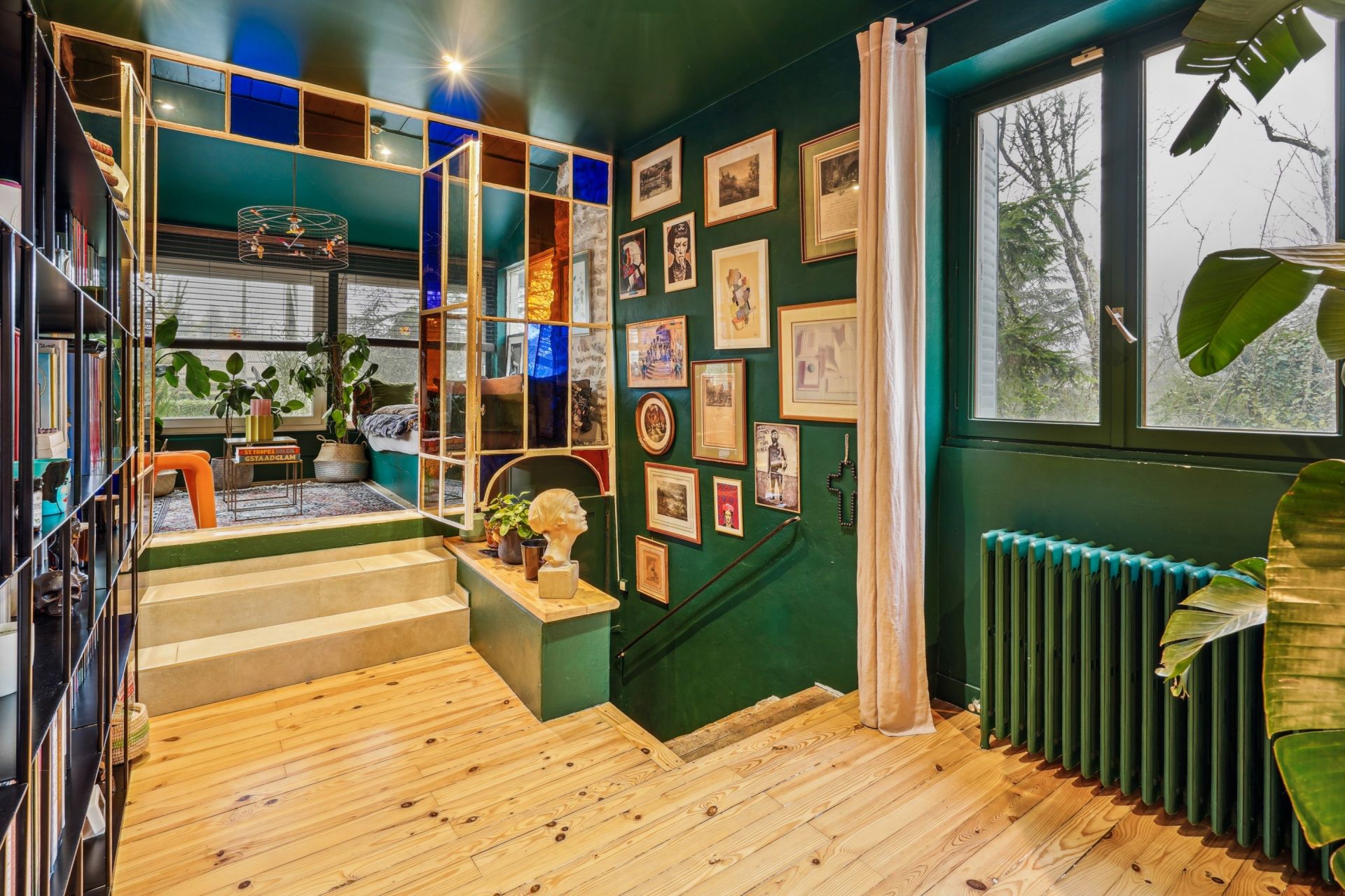 luxury house 6 Rooms for sale on ST CYR AU MONT D OR (69450)