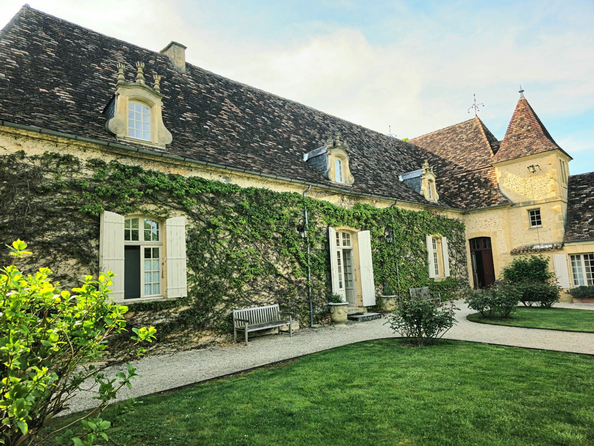 maison de luxe 15 Pièces en vente sur STE ALVERE ST LAURENT LES BATONS (24510)