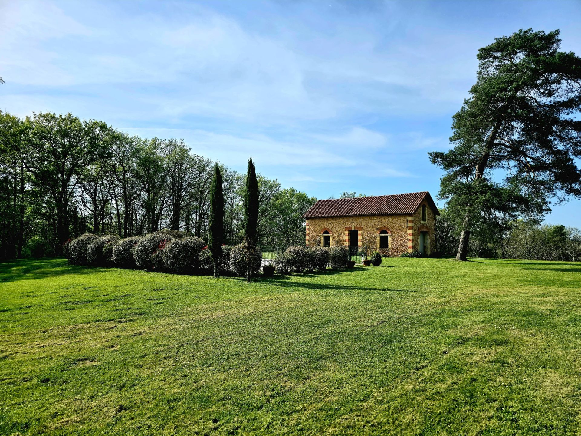 maison de luxe 15 Pièces en vente sur STE ALVERE ST LAURENT LES BATONS (24510)