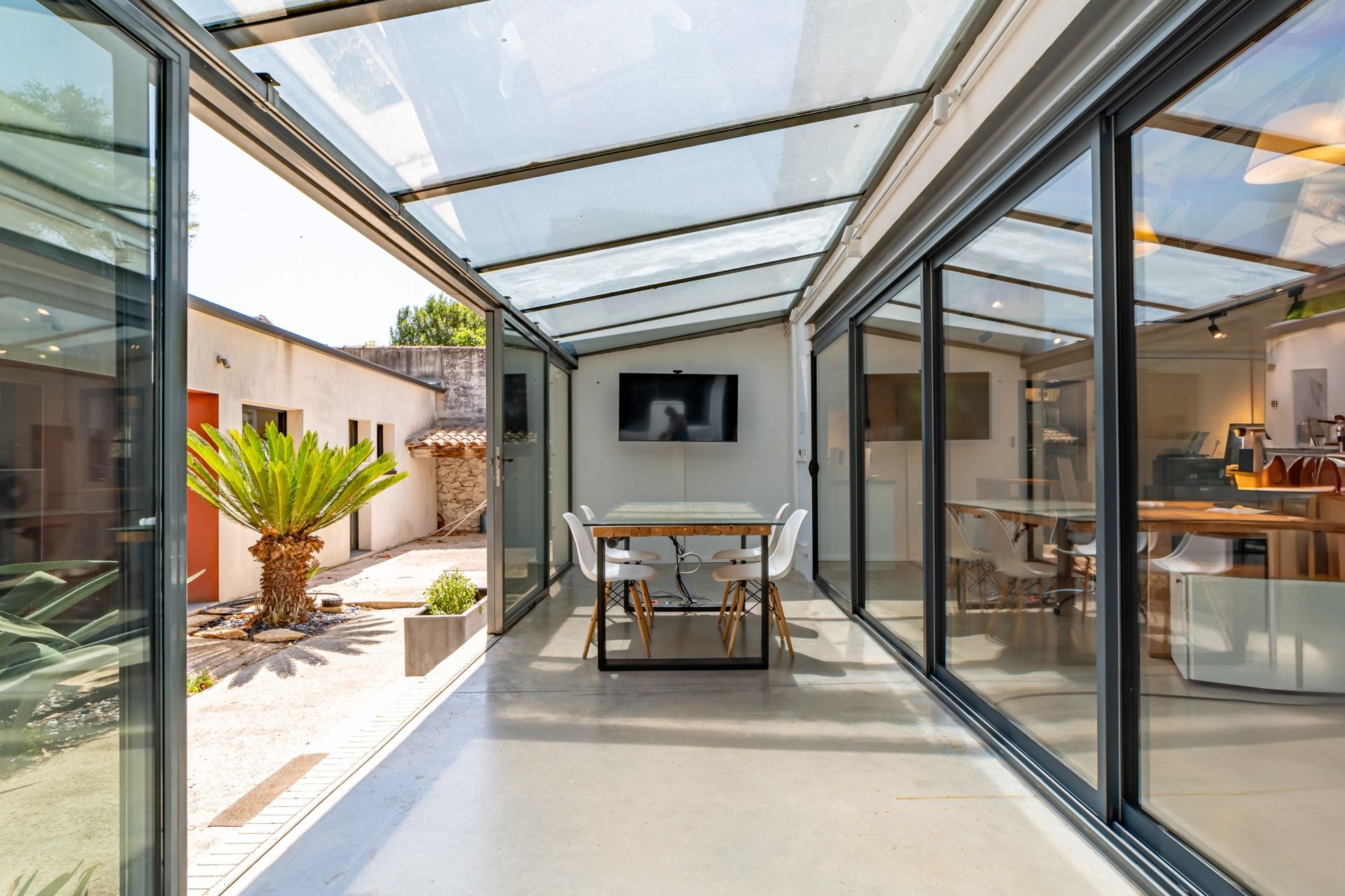 luxury house 5 Rooms for sale on MONTPELLIER (34000)