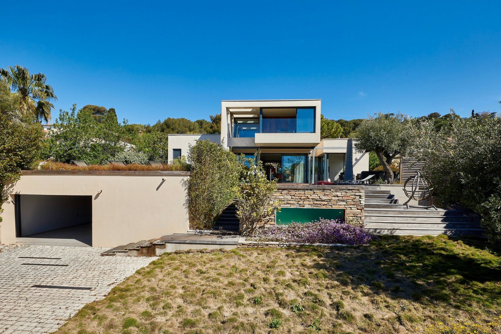 luxury house 8 Rooms for sale on SETE (34200)