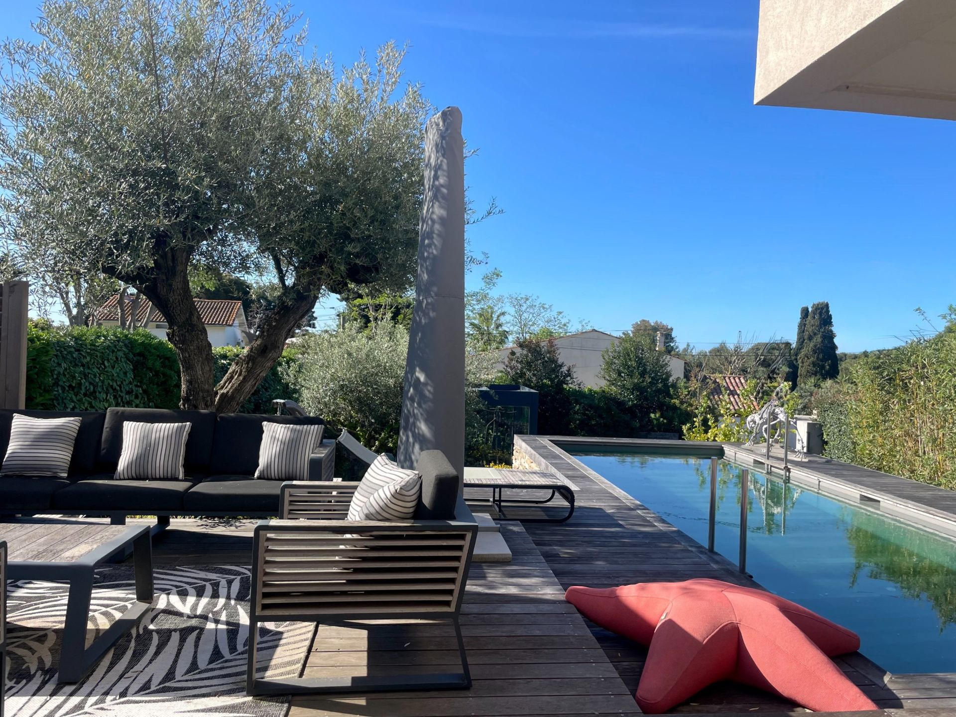 luxury house 8 Rooms for sale on SETE (34200)