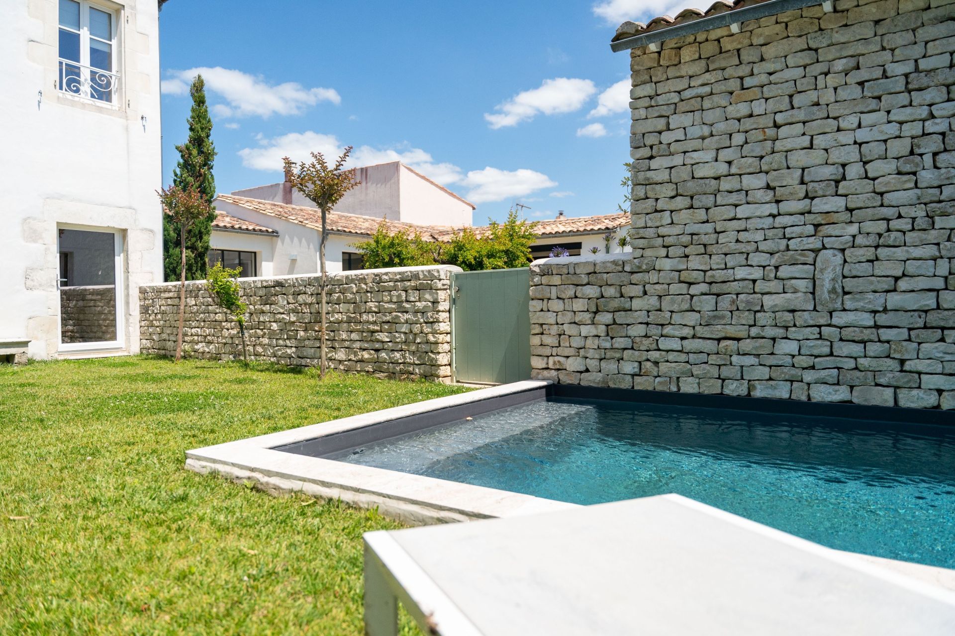 luxury house 7 Rooms for sale on STE MARIE DE RE (17740)