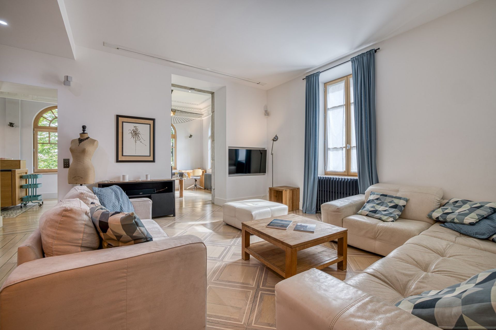 luxury apartment 6 Rooms for sale on ANNECY (74000)