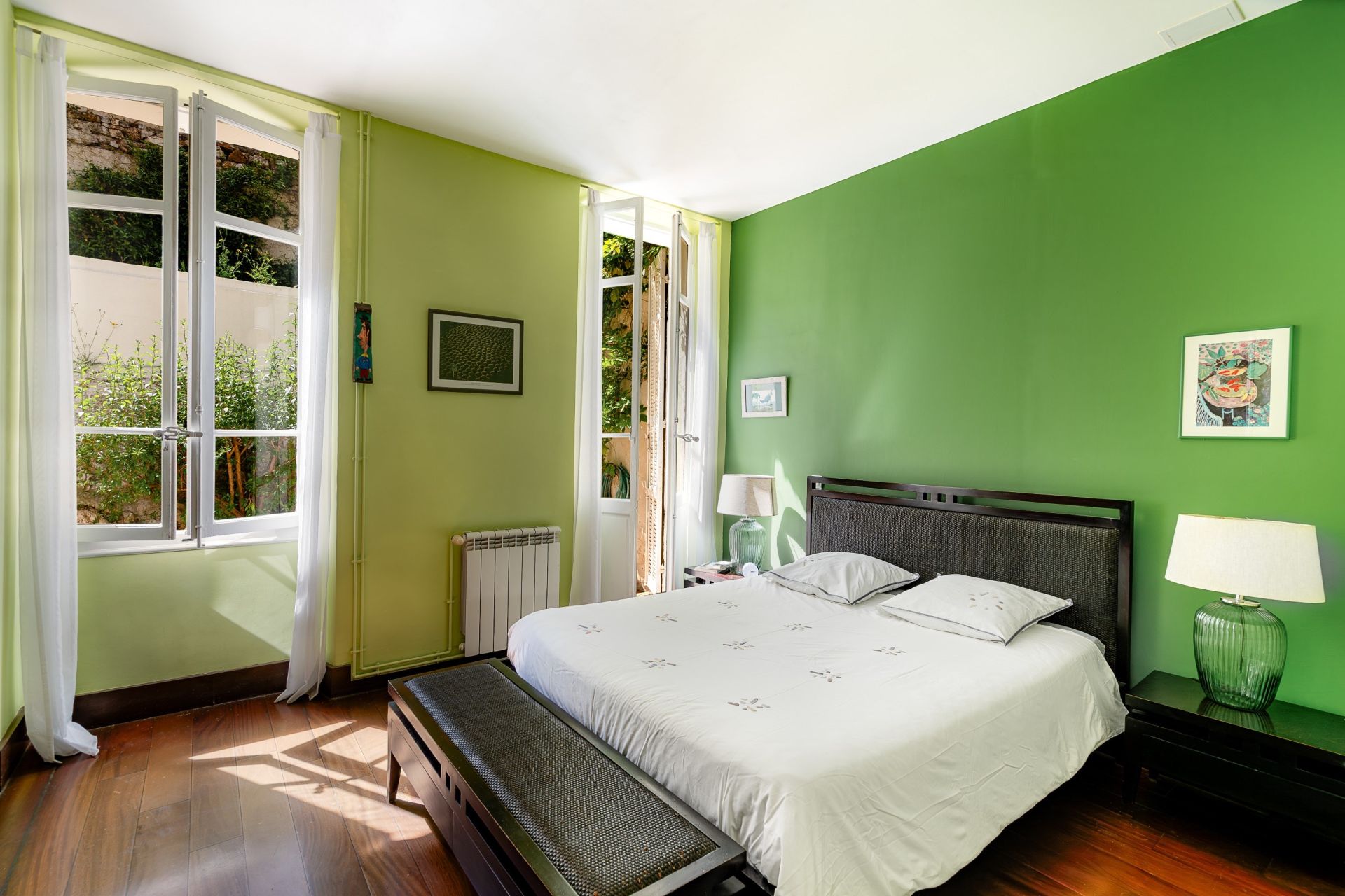 luxury apartment 4 Rooms for sale on MARSEILLE (13006)