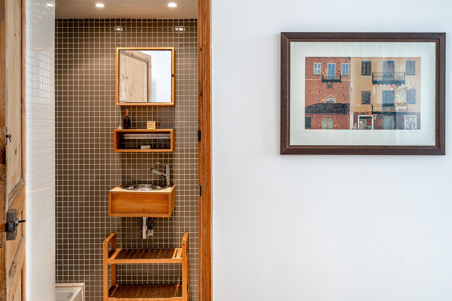 luxury apartment 4 Rooms for sale on MARSEILLE (13006)