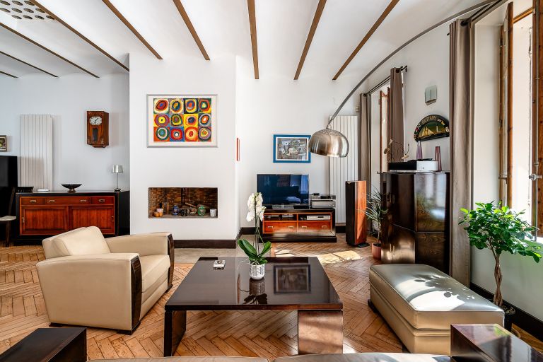 luxury apartment 4 Rooms for sale on MARSEILLE (13006)