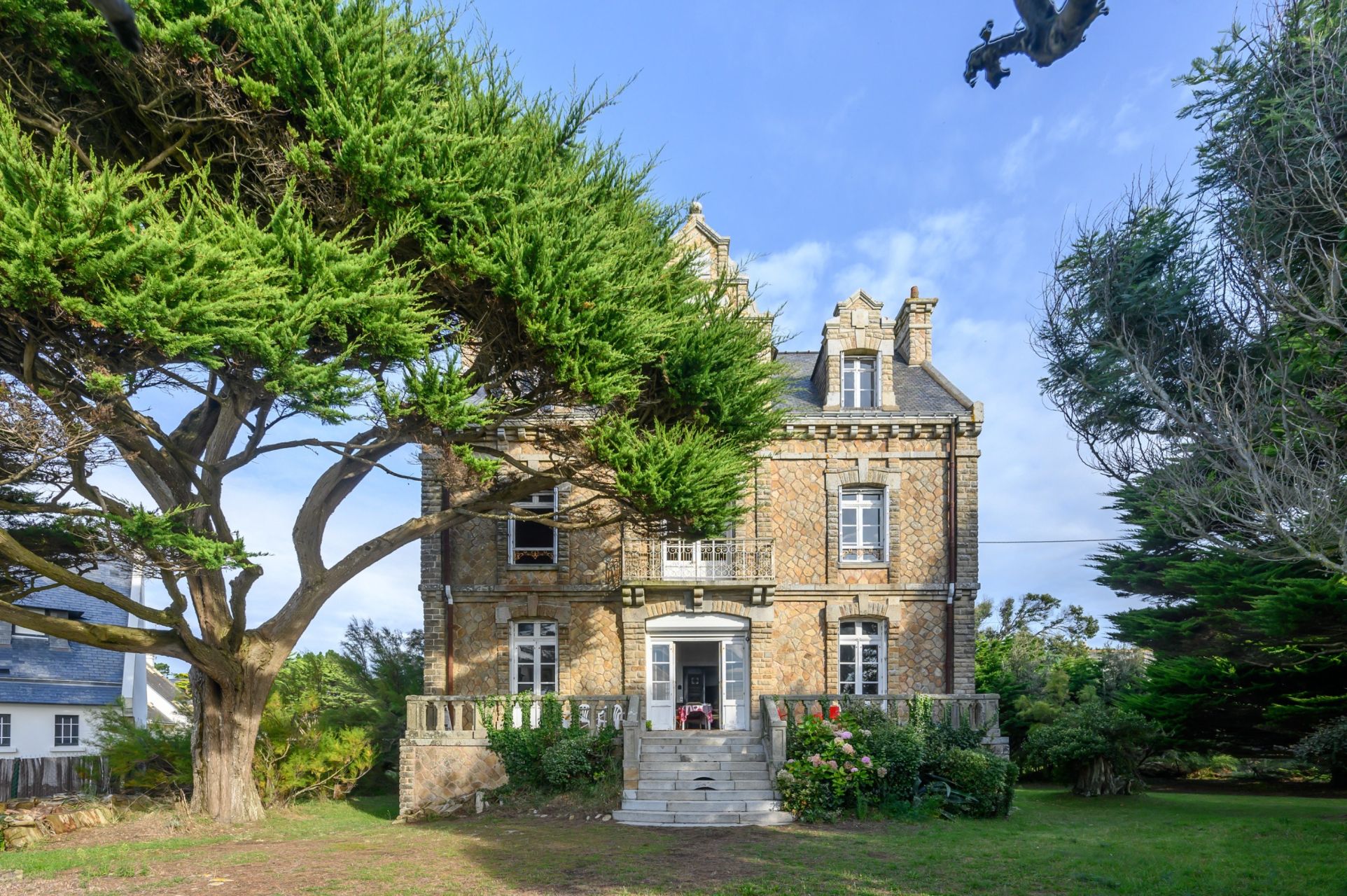 luxury house 12 Rooms for sale on CARNAC (56340)