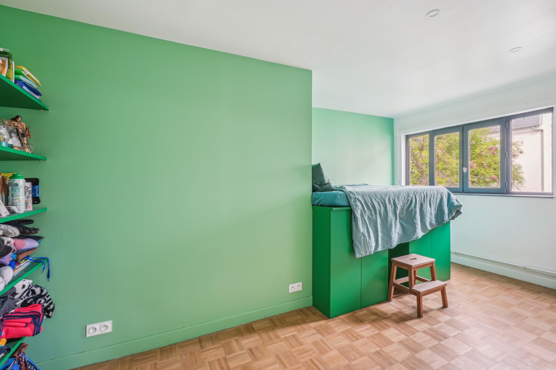 luxury house 8 Rooms for sale on COLOMBES (92700)