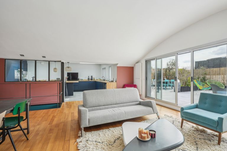 luxury house 8 Rooms for sale on COLOMBES (92700)