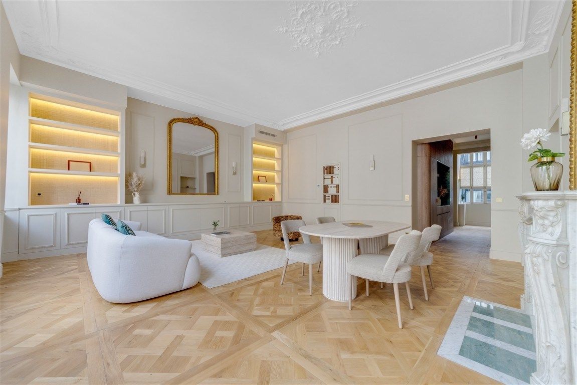 luxury apartment 4 Rooms for sale on PARIS (75007)