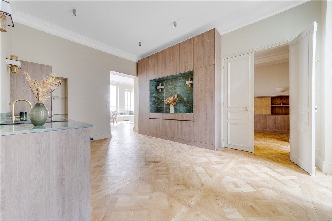 luxury apartment 4 Rooms for sale on PARIS (75007)