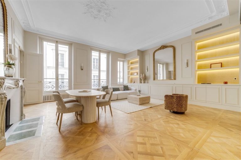 luxury apartment 4 Rooms for sale on PARIS (75007)