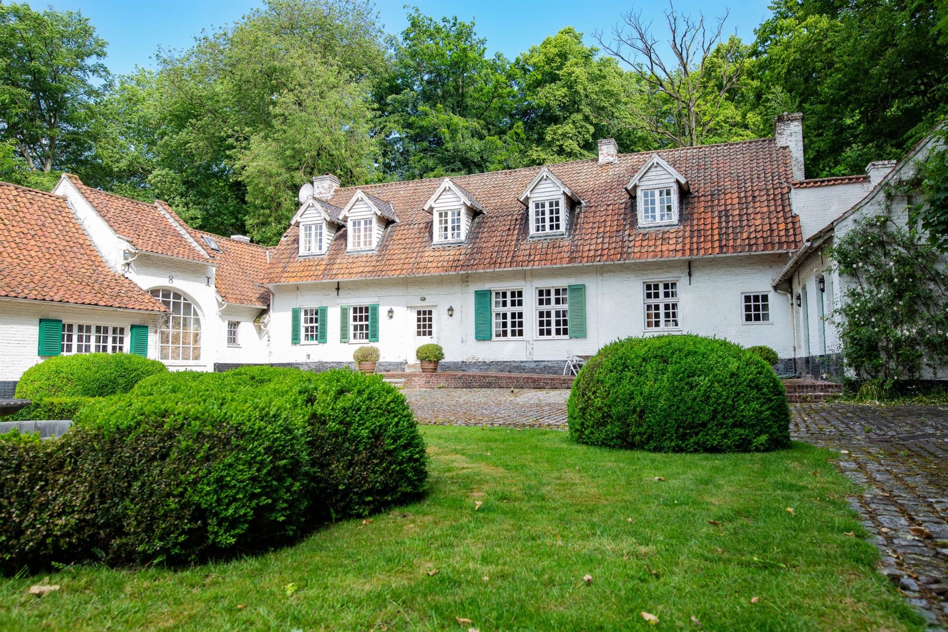 luxury house 19 Rooms for sale on MOUVAUX (59420)