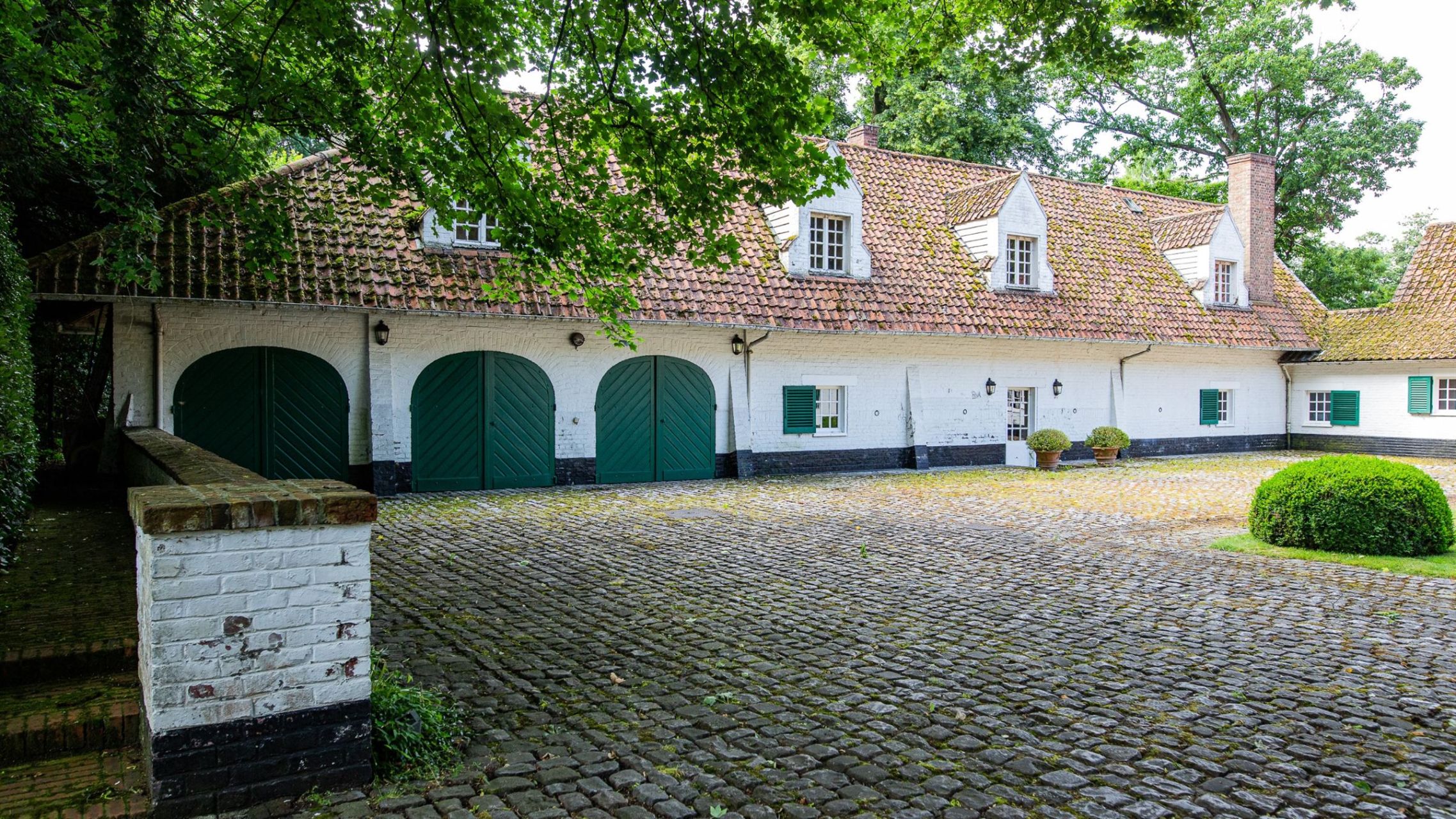 luxury house 19 Rooms for sale on MOUVAUX (59420)