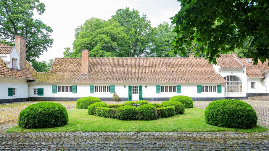 luxury house 19 Rooms for sale on MOUVAUX (59420)