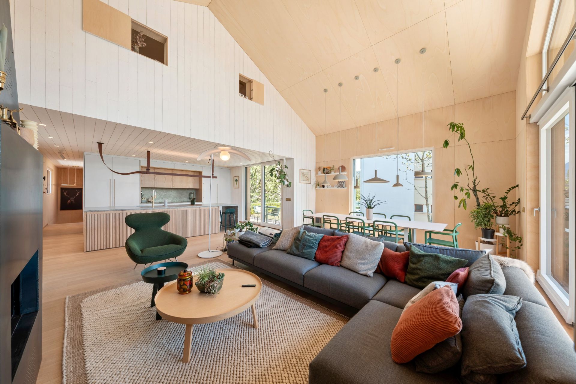 luxury house 9 Rooms for sale on THONON LES BAINS (74200)