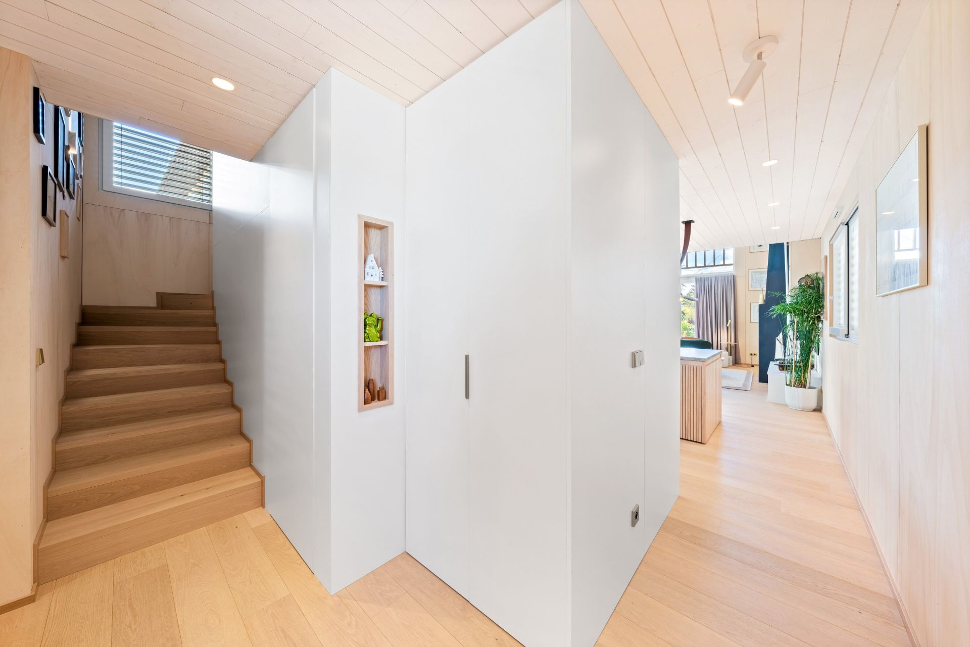 luxury house 9 Rooms for sale on THONON LES BAINS (74200)