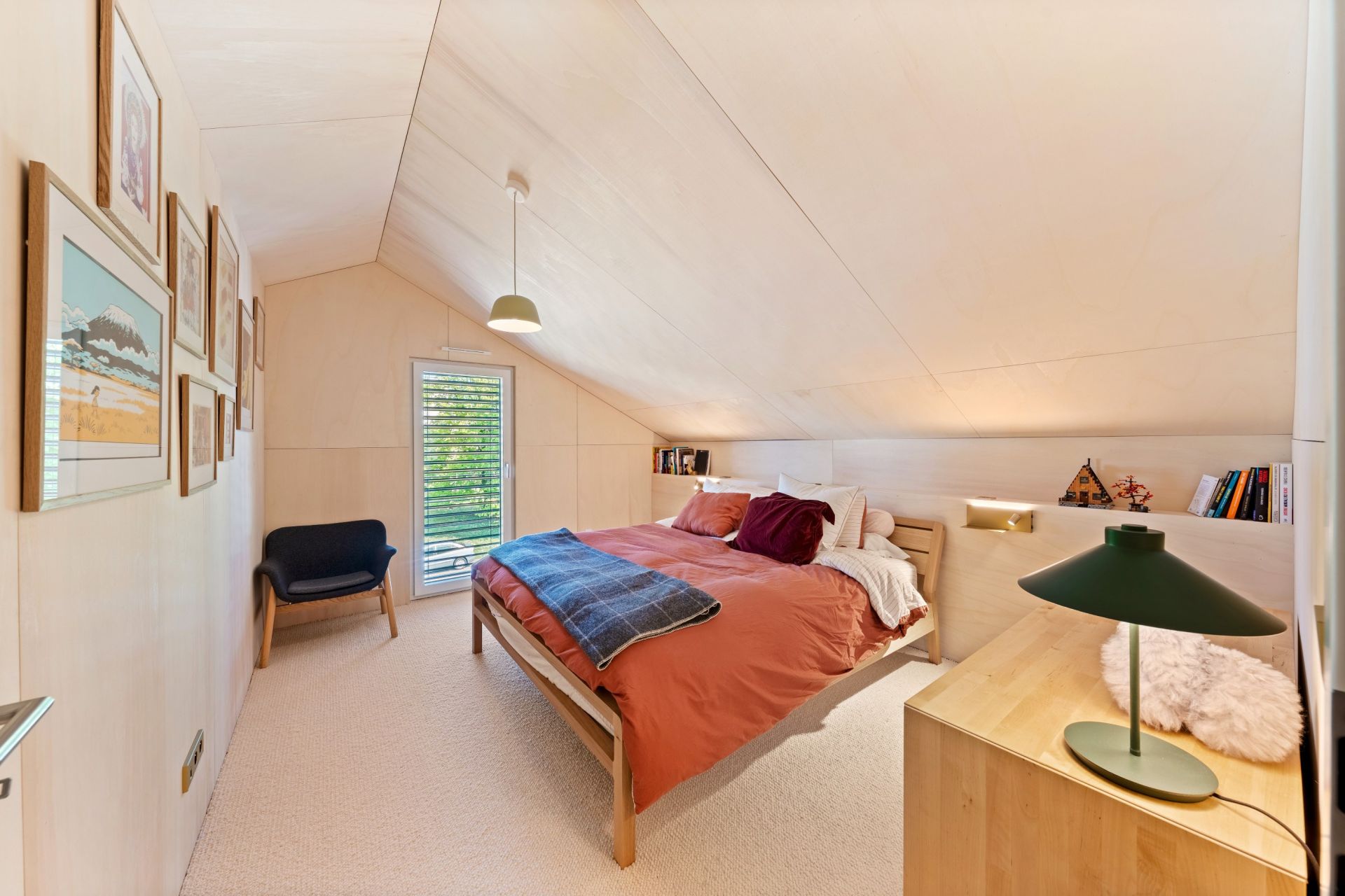 luxury house 9 Rooms for sale on THONON LES BAINS (74200)